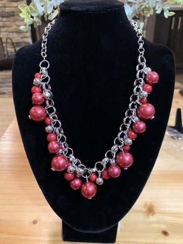 VETEMENTS Bellissima Collana Gioielli Paparazzi Gioielli Profondo Perle Rosse Ciliegio Nuova con Etichette