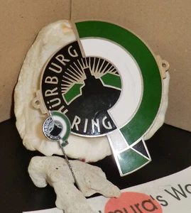 PLAKETTE & NADEL Nürburg-Ring FAHRER NÜRBURGRING Emaille DONNER 1963 97mm A29 - Bild 1 von 13