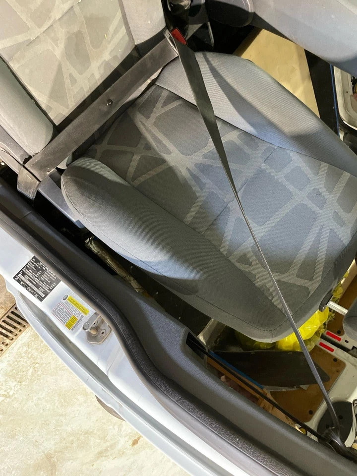 2010 - 2013 Ford Transit Connect Driver LH Left Gray Seat Belt Retractor - Изображение 1 из 1