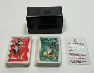 Vintage KEM 2 Deck Set Plastik Spielkarten Chinesische Hähne in Hülle - Komplett - Bild 1 von 10