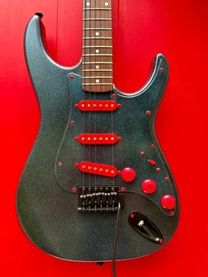 Guitarra Peavey Strat-Style pintada a medida - ¡Acabado brillante único! Foto 1 de 4