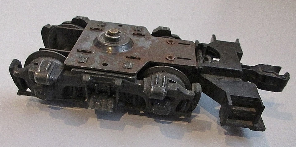 LIONEL #625-629 44 TON,CENTER CAB DIESELS COLLTOR TRUCK - Image 1 of 4