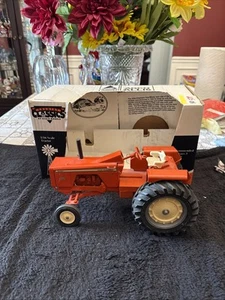 Scale Classic 1/16 Scale Tractor. - Picture 1 of 6