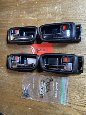01-05 Lexus IS300 OEM pestillo de puerta negro embellecedores interiores con tornillos traseros Foto 1 de 4
