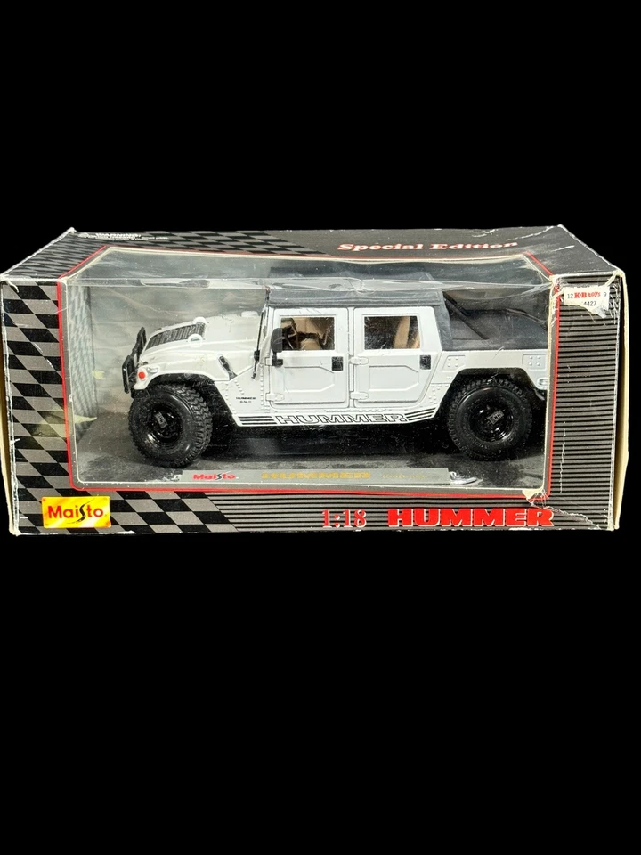 Vintage 1999 Maisto 1/18 Scale Diecast 31859 Hummer Soft Top - White w/ Box - Image 1 of 4