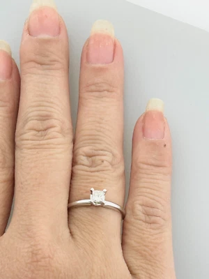 14K WHITE GOLD  PRINCESS CUT  DIAMOND ENGAGEMENT RING - Image 1 of 4