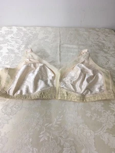 Vintage PLAYTEX 18 HOUR Bra Woman’s Size 54C Beige - Picture 1 of 6