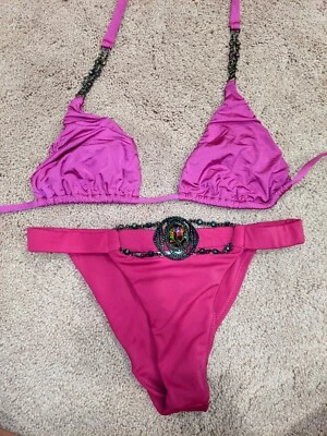 RARO CONJUNTO DE 2 PIEZAS BEACH BUNNY BIKINI DIAMANTE NIÑA PARTE SUPERIOR GRANDE PARTE INFERIOR PEQUEÑA Foto 1 de 2
