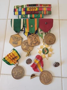 Army & Navy 7 Vietnam Service Medals W/Bars - Chien-Dich Boi-Tinh Plus 6 Others - Picture 1 of 13