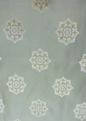 LINDO TECIDO ESTOFADO FLORAL BORDADO 58" C 7" REPETIÇÃO 1 1/2 JARDAS - Imagem 1 de 2