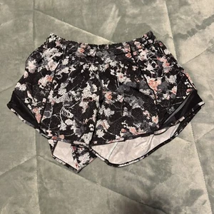 Lululemon Hotty Hot Short II Spring Bloom Floral Running Shorts 4" Size 6 - Picture 1 of 3