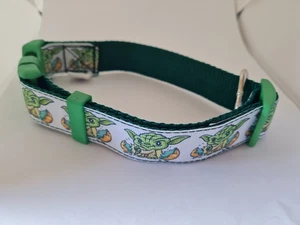Cute green alien print adjustable dog collar medium size - Picture 1 of 1
