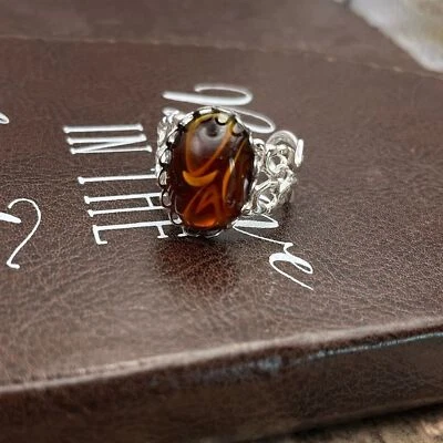 Anillo de filigrana de acero inoxidable cabujón de vidrio remolino naranja vintage Foto 1 de 4