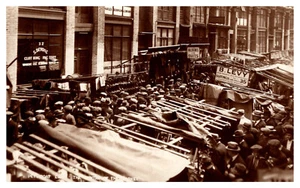 LONDON ENGLAND UNITED KINGDOM PETTICOAT LANE OLD REAL PHOTO POSTCARD - Picture 1 of 2