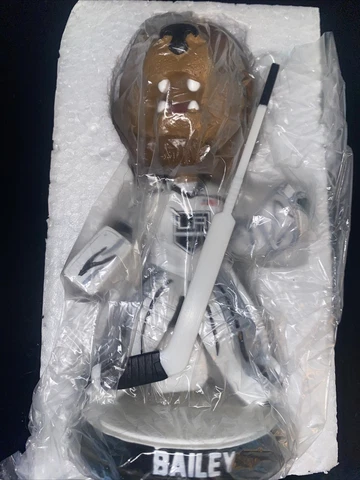 LA Kings Mascot "Bailey" 2017 SGA Hockey  Bobblehead NIB Cover