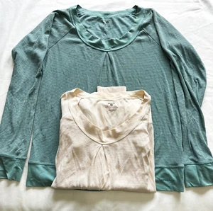 2 Patagonia Women’s Large Long Sleeve Base Layer Shirt Scoop Neck EUC Teal Cream - Picture 1 of 7