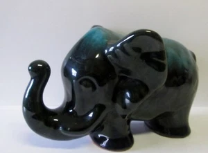 VINTAGE BLUE MOUNTAIN POTTERY ELEPHANT - Picture 1 of 8