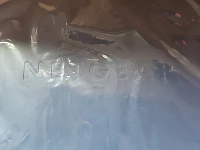 Netgear Gigabit 24-port 10/100/1000 Managed Switch GSM7224NA - Image 1 of 4