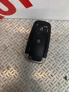 ORIGINALE FORD 2 PULSANTI SMART PORTACHIAVI CONSEGNA GRATUITA FORCELLA PORTACHIAVI - Foto 1 di 3