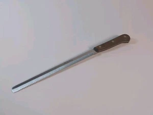 Vintage Medaillon 9" Wellenschliff Edelstahl Brot Schneidemesser Hergestellt in Japan - Bild 1 von 7