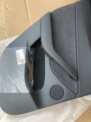 PANEL PUERTA TRASERA IZQUIERDA TESLA MODELO Y MONTAJE GEN2 2020-2023 1997296-00-D Foto 1 de 4