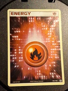 carte pokemon Energy / Energie Feu 102/106 Holo Ex Emeraude - Imagen 1 de 10