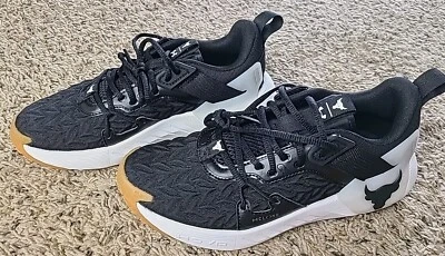 PROJECT ROCK Under Armour 6 Black Gum HOVR GS Size 5.5Y Boys Shoes 3026536-001 - Image 1 of 4