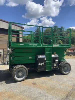 2015 Genie GS-4390 43' 4x4 双燃料剪刀粗糙地形人升降机 — 第 1/4 张图片