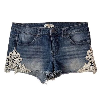 Love Fire Women's Blue Denim Shorts Lace Appliqué Size 7 Casual Summer - Image 1 of 4