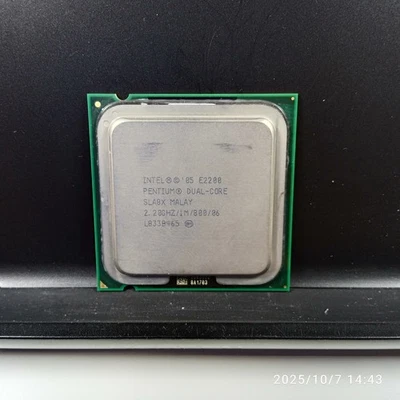Intel Pentium Dual-Core E2200 2.20GHz LGA775 SLA8X – CPU usata testata - Immagine 1 di 4