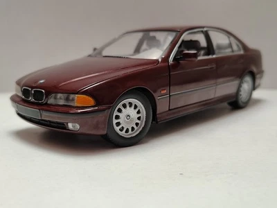 BMW Serie 5 E39  1/24 Minichamps - Image 1 of 4