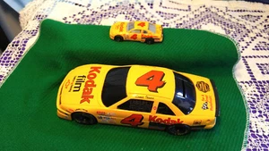 BANCO +1:64 carreras champoin's 1 DE 7500 escala 1:24 coche de stock #4 nascar IRVAN - Imagen 1 de 7