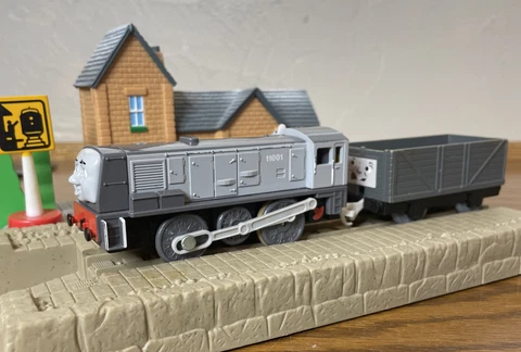 Thomas & Friends TrackMaster Dennis Train Motorized Railway Engine Cargo Car Cover