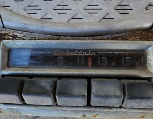 Antique CHIEFTRAIN AM Delco Push Button Radio Streamliner RUSTY Need Restoration - Picture 1 of 13