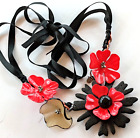lunga collana di design a fiori in acrilico rosso e nero  -  thermoset necklace