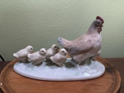 Vtg Lladro NAO Mama Chicken with Baby Chicks Figurine - Image 1 of 4