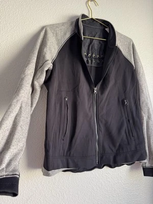 Chaqueta Lululemon Var-City Bomber Cremallera Tech Negra Gris Encaje Espalda Ropa Activa Talla:8/M Foto 1 de 4