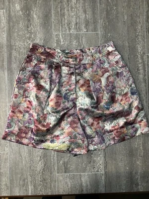 Винтажные мерцающие цветочные атласные плиссированные шорты размер M волшебная кокетка праздничные Y2K - Изображение 1 из 4