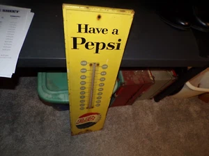 Letrero de tapa de botella termómetro original Pepsi Cola de colección 1961 ¡RARO!¡! - Imagen 1 de 5