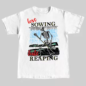 Camiseta Love Sewing, Hate Reaping - Imagen 1 de 2