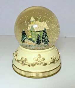 Thomas Kinkade A Victorian Village Musical Globo de Nieve Navidad Invierno Tema - Imagen 1 de 8