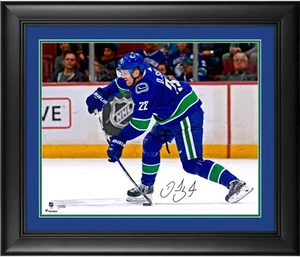 Daniel Sedin Vancouver Canucks Framed Signed 16x20 Blue Jersey Shooting Photo - Picture 1 of 1