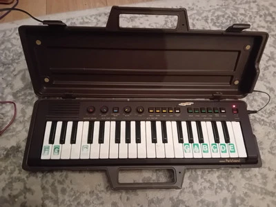 1980-е винтажная мини-клавиатура YAMAHA PS-2 Portasound в чехле  - Изображение 1 из 4
