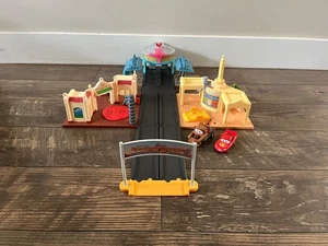 Disney Pixar Cars On The Road Radiator Springs Tour Playset McQueen Mater Toy - Picture 1 of 9