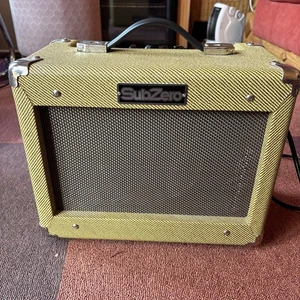 Subzero V15B Practice Bass Amplifier Speaker, 15W, Tweed Design 34x30x20cm - Picture 1 of 6