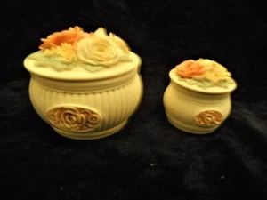 2 x Ringtons Floral Ramo Fundido a Mano Baratijas Joyería Cajas con Tapas - Imagen 1 de 3