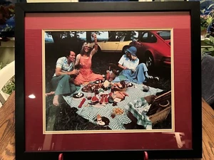 Poster showroom Porsche Picnic, 911 Targa e Coupè anni 70 originale, incorniciato - Foto 1 di 9