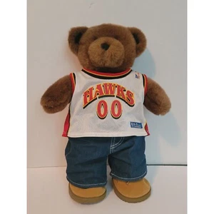 Build-A-Bear 15" Atlanta Hawks Bear. Kommt mit Bär, Trikot, Hose und Schuhen. - Bild 1 von 6