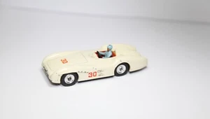 Auto da corsa Dinky 237 Mercedes Benz - buon modello vintage originale mozzi filati - Foto 1 di 7