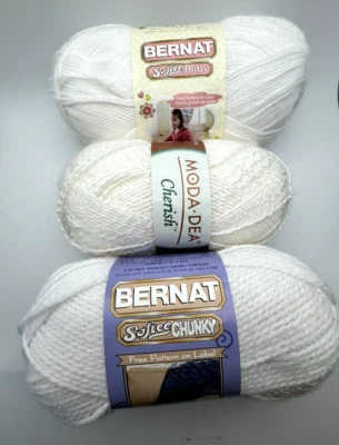 Lote Mixto de 3 NUEVAS Madejas de Hilo BLANCAS Suaves Bebé; Bernat + más, diferentes pesos Foto 1 de 4